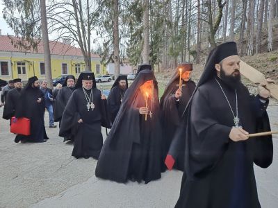 Митрополит Киприан служи в родния си Казанлък на Благовещение