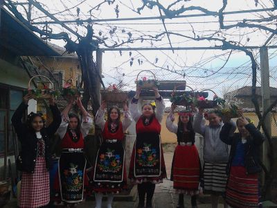 Читалище “Чудомир” в село Турия отброи 120 лазарника 