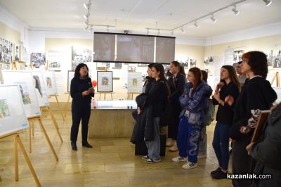 Млади художници създадоха реплики на Чудомирови творби в творческо ателие под наслов “Нежно вдъхновение“