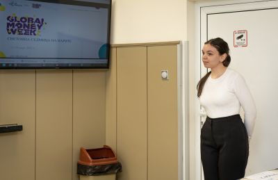 С редица мероприятия в ПГЛПТ бе отбелязана Световната седмица на парите