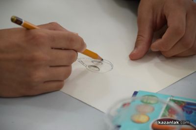 „Изкуствен интелект” бе темата на Осмото издание на „Училище за карикатура“ в Казанлък 