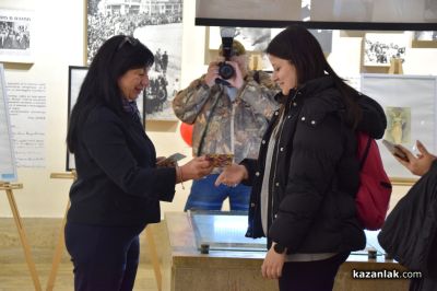 Млади художници създадоха реплики на Чудомирови творби в творческо ателие под наслов “Нежно вдъхновение“