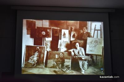 Чудомирови празници 2025 посветиха изложба на Мара Чорбаджийска с нейни автопортрети