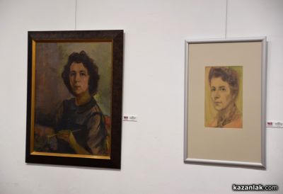 Чудомирови празници 2025 посветиха изложба на Мара Чорбаджийска с нейни автопортрети