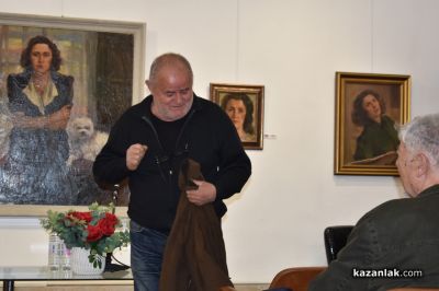 Чудомирови празници 2025 посветиха изложба на Мара Чорбаджийска с нейни автопортрети