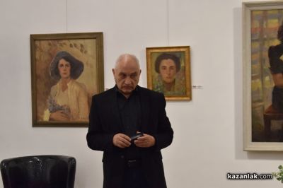 Чудомирови празници 2025 посветиха изложба на Мара Чорбаджийска с нейни автопортрети