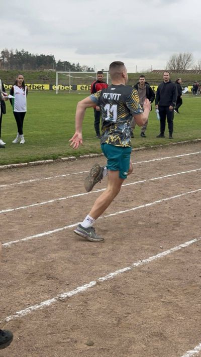 Осем медала за лекоатлетите на ПГЛПТ на общинското първенство за ученици в Казанлък