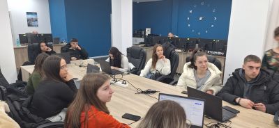 10 ученици от ПГЛПТ получиха своите удостоверения за участие в Дейност 5 на проекта: „Модернизиране на професионалното образование и обучение“