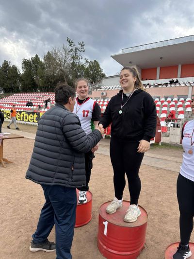 Осем медала за лекоатлетите на ПГЛПТ на общинското първенство за ученици в Казанлък
