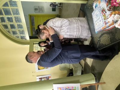 Изложба „Шарен свят” представя творбите на 30 талантливи деца