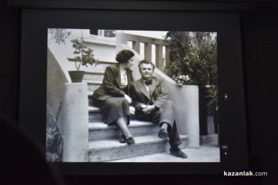 Чудомирови празници 2025 посветиха изложба на Мара Чорбаджийска с нейни автопортрети