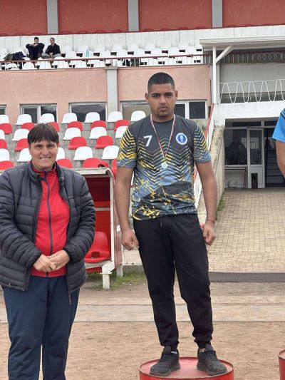 Осем медала за лекоатлетите на ПГЛПТ на общинското първенство за ученици в Казанлък