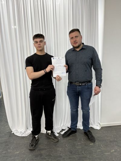 10 ученици от ПГЛПТ получиха своите удостоверения за участие в Дейност 5 на проекта: „Модернизиране на професионалното образование и обучение“