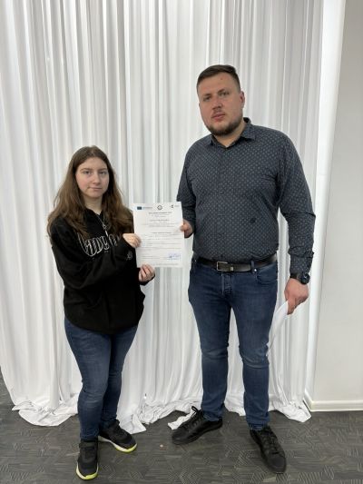 10 ученици от ПГЛПТ получиха своите удостоверения за участие в Дейност 5 на проекта: „Модернизиране на професионалното образование и обучение“