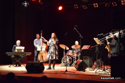 С концерт и представяне на книга завърши седмият ден от “Чудомирови празници“ в Казанлък 