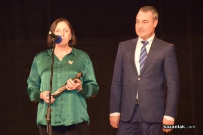 Казанлъшкият театър грабна наградата „Комедиен хит на сезона“