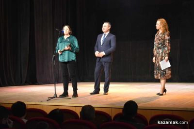 Казанлъшкият театър грабна наградата „Комедиен хит на сезона“