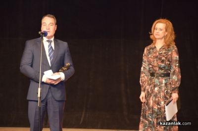 Казанлъшкият театър грабна наградата „Комедиен хит на сезона“