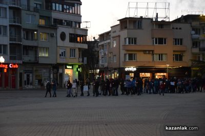 Мирно бдение и поход в памет на Даниел Кискинов се състоя в центъра на Казанлък