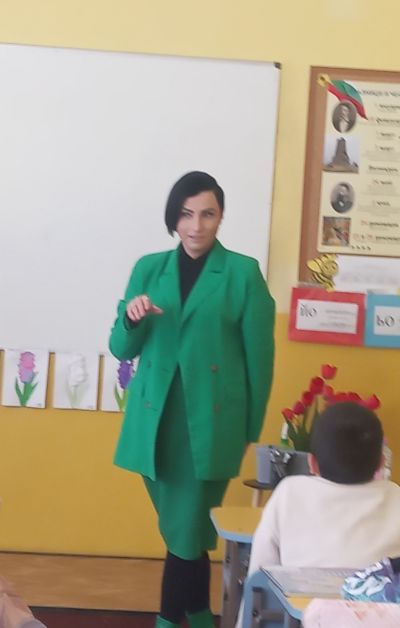 Стартира обучителна програма на Младежки общински съвет и сдружение “Жените на Казанлък“