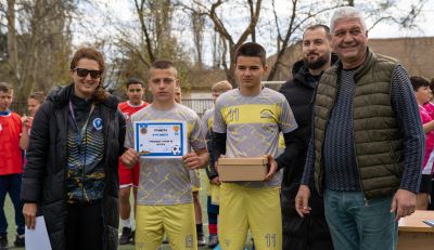 Празничен турнир по футбол се проведе в ПГЛПТ