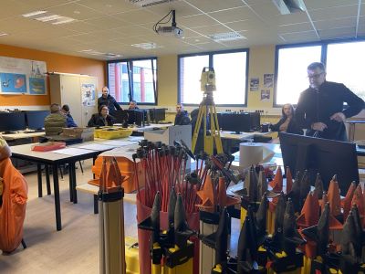 Учители и ученици от Механото обмениха добри практики във Франция по програма „Еразъм +“