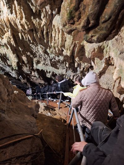 Ученици от ПХГ „Св. Св. Кирил и Методий“ се впуснаха в завладяващо географско приключение из мистичните Западни Родопи