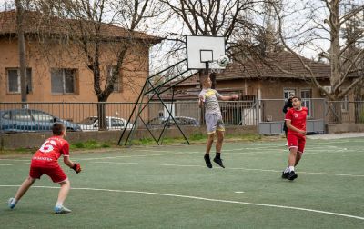 Празничен турнир по футбол се проведе в ПГЛПТ