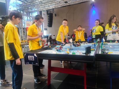 CyberRobo участва на световното състезание „First Lego League” 2025