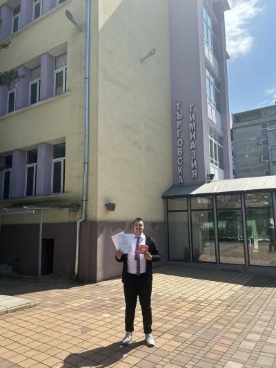 Дванадесетокласникът Валери Вълов донесе медал за ПГЛПТ от престижно национално състезание