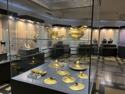 Тракийските съкровища представени в САЩ се завърнаха в България