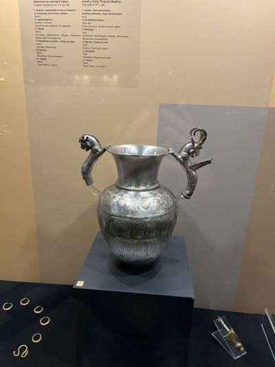 Тракийските съкровища представени в САЩ се завърнаха в България