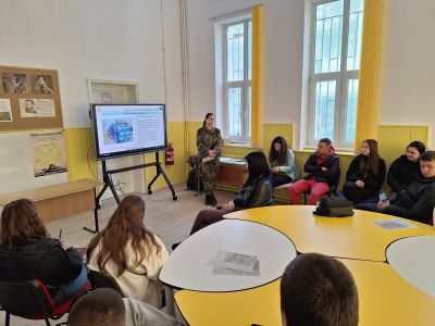 Гимназистите на ПХГ “Св. Св Кирил и Методий“ взеха участие в две обучения 