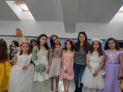 ОУ “Мати Болгария“ се превърна в истинска цветна градина