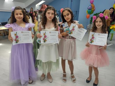 ОУ “Мати Болгария“ се превърна в истинска цветна градина