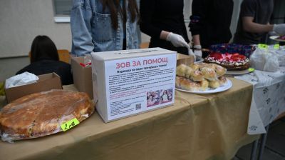 Великденски благотворителен базар в Математическата гимназия събра 1 822 лв. за лечението на Таня Мечкова