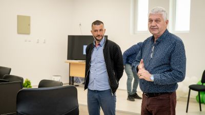 Учениците на ПГЛПТ се срещнаха с успешни бивши възпитаници на гимназията