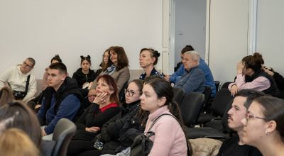 Учениците на ПГЛПТ се срещнаха с успешни бивши възпитаници на гимназията