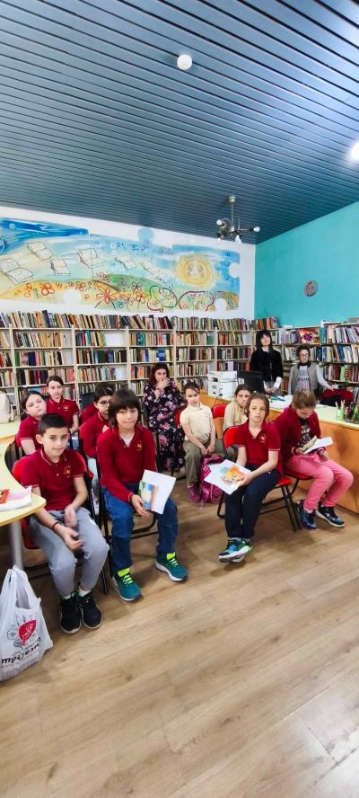 „Вълшебни пътешествия с книга в ръка“ събраха ученици от ПГЛПТ и ОУ „Мати Болгария“