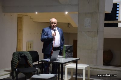 Изложба посветена на делото на Феликс Вожли и Петър Манджуков беше представена в Казанлък 