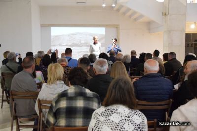 Изложба посветена на делото на Феликс Вожли и Петър Манджуков беше представена в Казанлък 