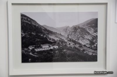 Изложба посветена на делото на Феликс Вожли и Петър Манджуков беше представена в Казанлък 