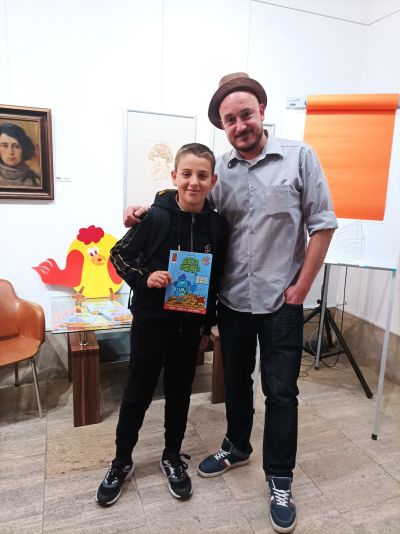 Децата от клуб „Лексикон“ при ОУ „Мати Болгария“ се потопиха в света на карикатурата с рисунките на Георги Гечев 