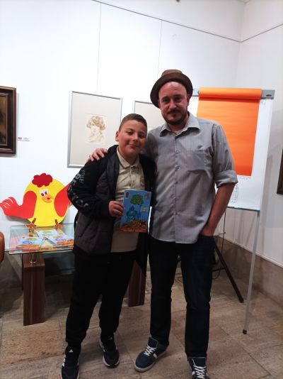 Децата от клуб „Лексикон“ при ОУ „Мати Болгария“ се потопиха в света на карикатурата с рисунките на Георги Гечев 