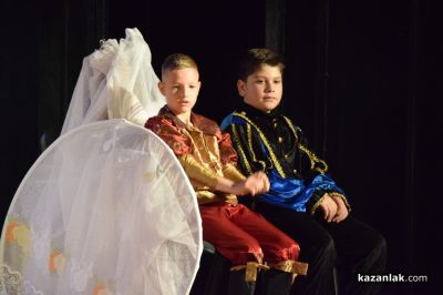 Театралното студио “Светът в детските длани“ при ОУ“ Мати Болгария“ откри III фестивал “Театрални искри“ с постановката “Златното момиче“