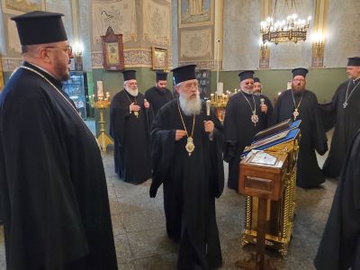 На Томина неделя - митрополит Киприан служи в родния си град Казанлък