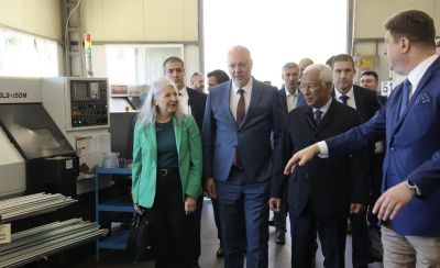 Министър-председателят Росен Желязков и председателят на Европейския съвет Антонио Коща посетиха военния завод „Арсенал“ в Казанлък 