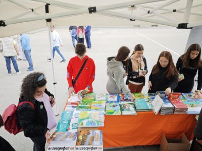 Ученици от Казанлък участваха в 10-ото издание на Българския географски фестивал във Варна 