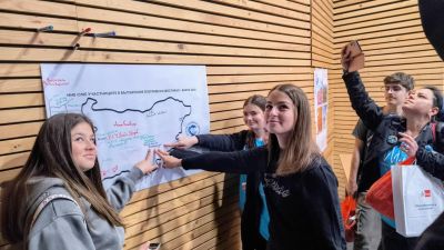 Ученици от Казанлък участваха в 10-ото издание на Българския географски фестивал във Варна 