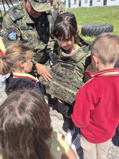 Показ на въоръжение, бойна техника и войсково оборудване днес в казанлъшкия гарнизон